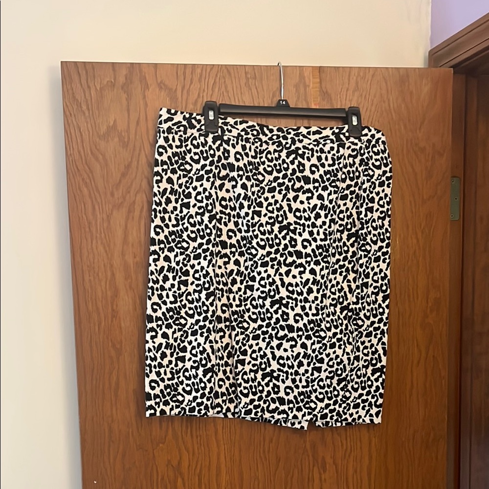 Ann Taylor Black and White Knee-Length Pencil Skirt